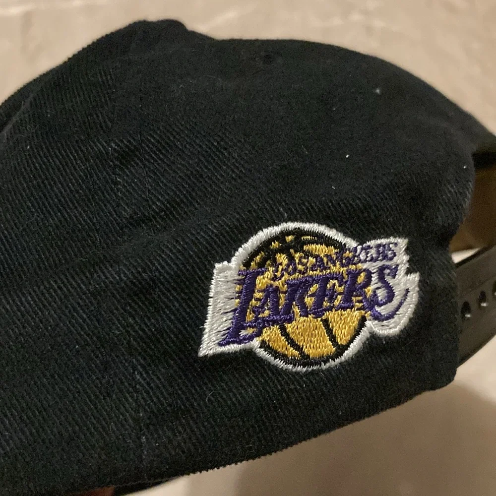 vintage 90’s NBA LOS ANGELES LAKERS Basketball snapback hat AMERICAN NEEDLE